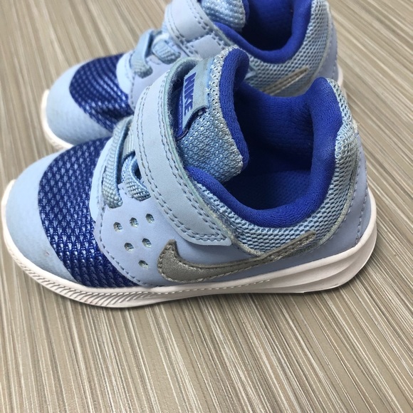 Nike toddler sneakers - Picture 2 of 3